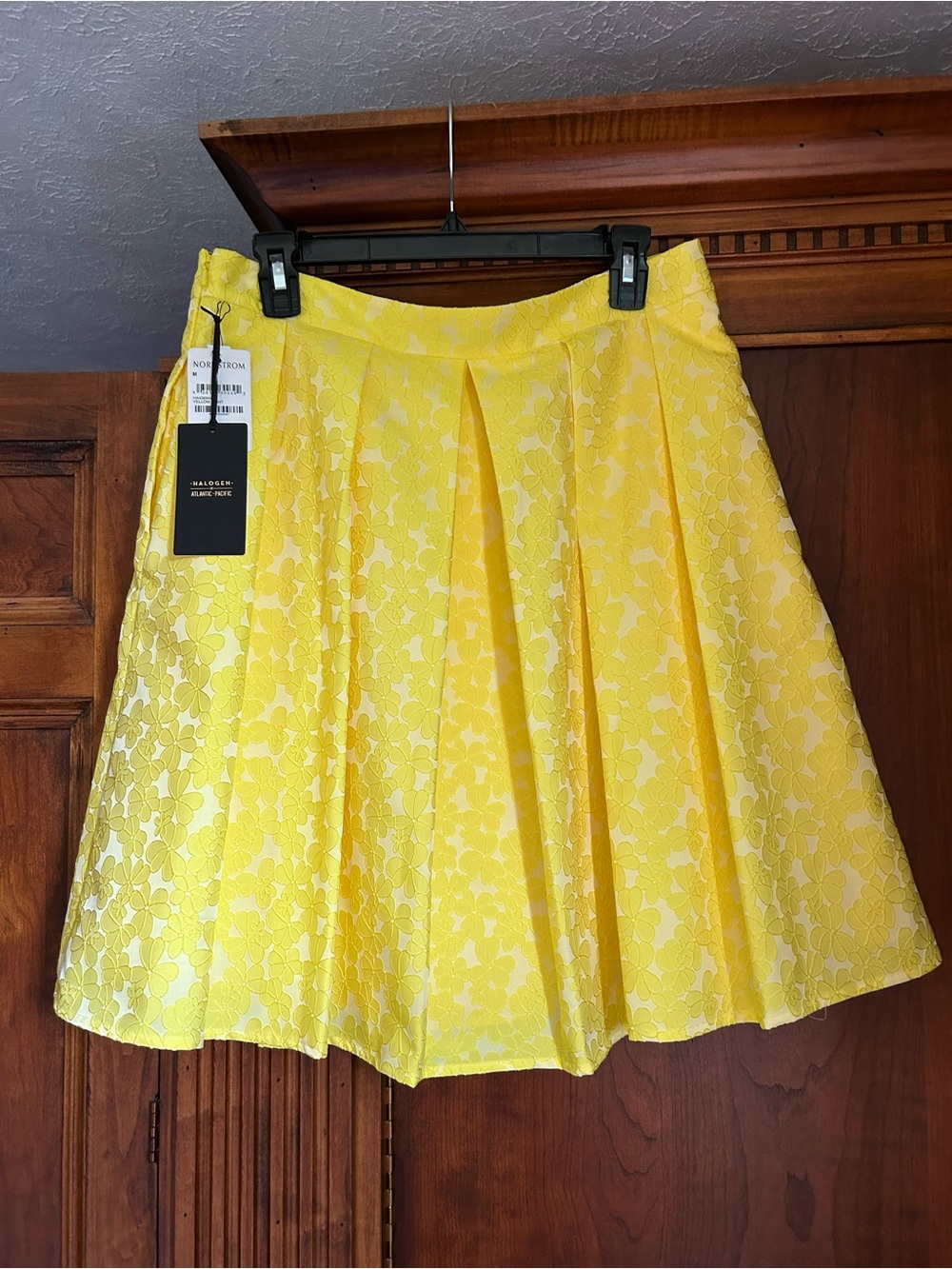 Halogen® × Atlantic-Pacific Jacquard Pleat Skirt, Medium, YELLOW LIGHT - Picture 15 of 16